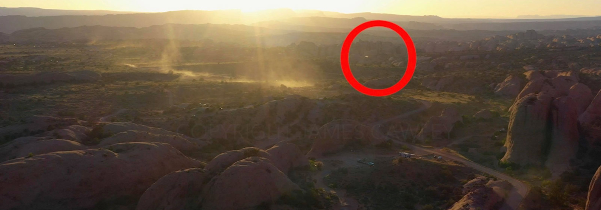عکاس ویدئوی هواپیماهای بدون سرنشین را از "UFO ها" عجیب و پرتحرک ضبط می کند